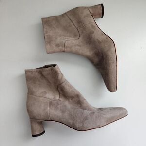Vince Hilda  Gray Suede Ankle Boots Size 7
